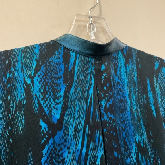 ELIE TAHARI Terri Stargazer Animal Print Silk Blouse Leather Collar Size M - Picture 7 of 10